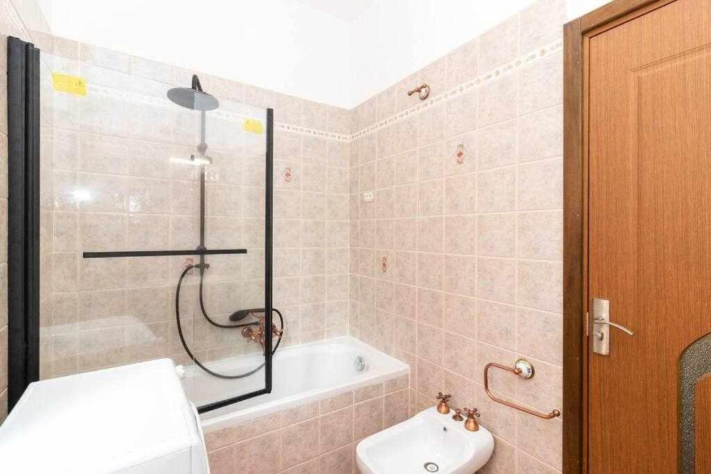 Appartamento A Pochi Passi Dalla Stazione Comodo A Coppie E Famiglie, Casa Ferrucci Collegno Eksteriør bilde
